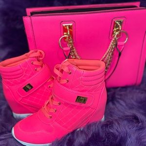 💕Shoedazzle purse and wedge💕